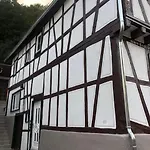 Fachwerkhaus Kuerbis * Бахарах